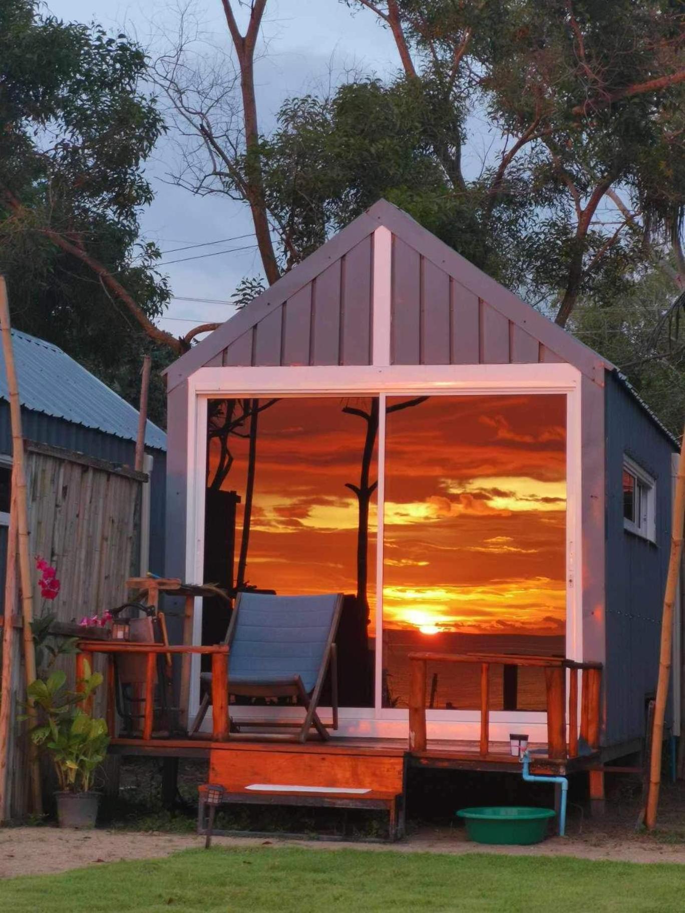Walden Koh Lanta - Tiny Homes By The Sea Bagian luar foto