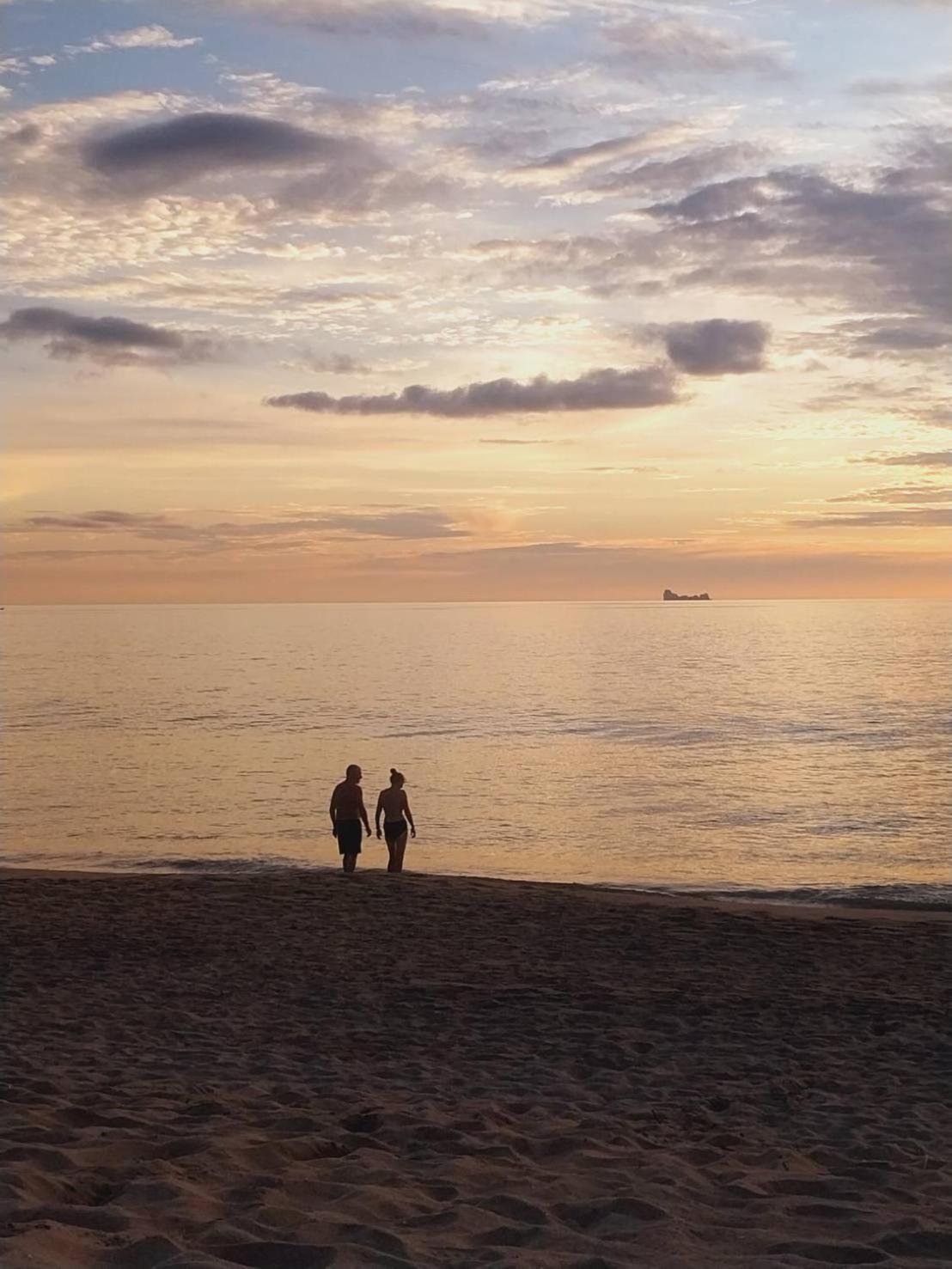 Walden Koh Lanta - Tiny Homes By The Sea Bagian luar foto